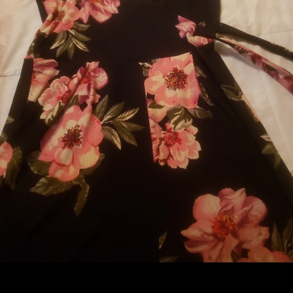 Derek Heart Black and Pink Floral Jumpsuit Flowing Silhouette - Picture 10 of 11